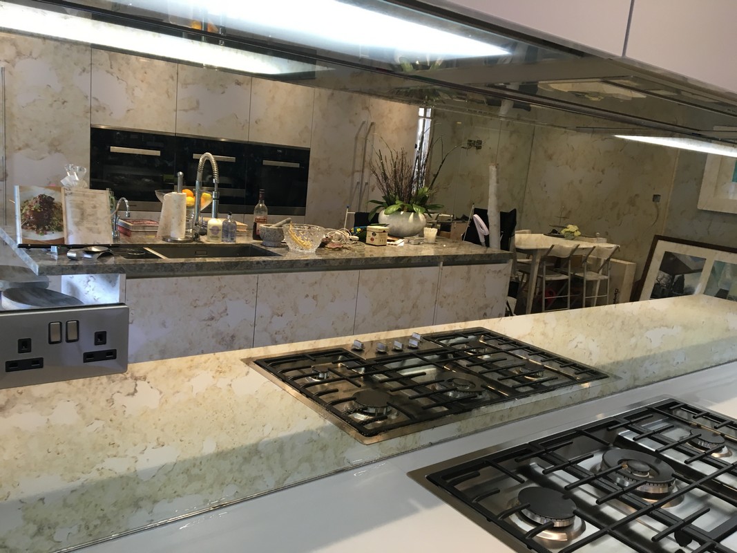 Mirror glass splashback in Stratford luxury kitchen